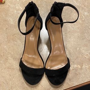 Black Strappy Heel